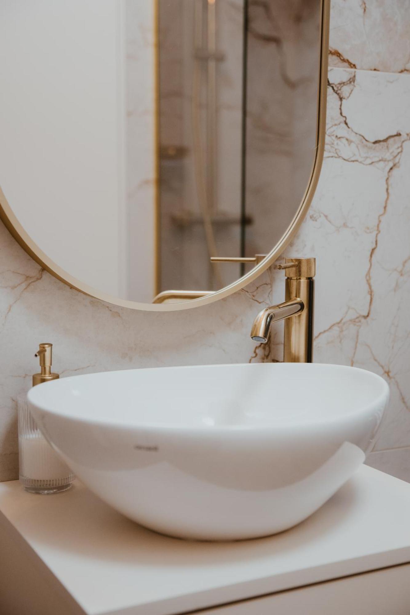 Unia Lublin Elegance Apartments Luaran gambar